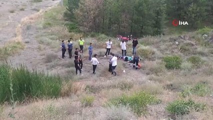 Son dakika haberi: Kontrolden çıkan motosiklet uçuruma yuvarlandı: 3 yaralı