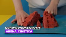 ¡Te enseñamos a hacer arena cinética para que jueguen tus niños!