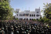 Sri Lanka'da eylemciler, Başbakanlık ofisi bastıSri Lanka'da OHAL ilan edildi