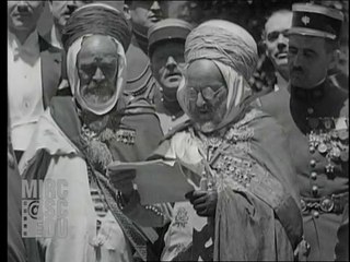 1930 - President Doumergue et Caids Algériens