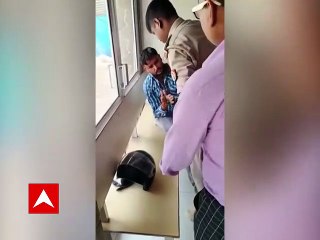 Watch : UPમાં પોલીસની ગુંડાગીરી, યુવકે બાઇક ભટકાડ્યું તો પોલીસે કાઢી બંદૂક ને પછી....