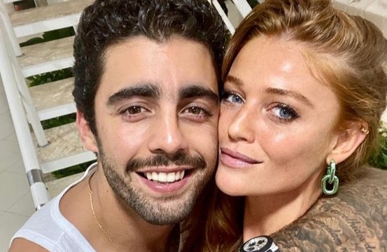 Famosos celebram gravidez de Cíntia Dicker e Pedro Scooby