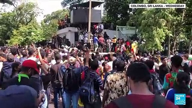 Sri Lankans storm prime minister's office, demanding he quit as well