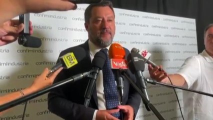 Salvini: 40.000 tassisti in piazza vedono a rischio loro lavoro