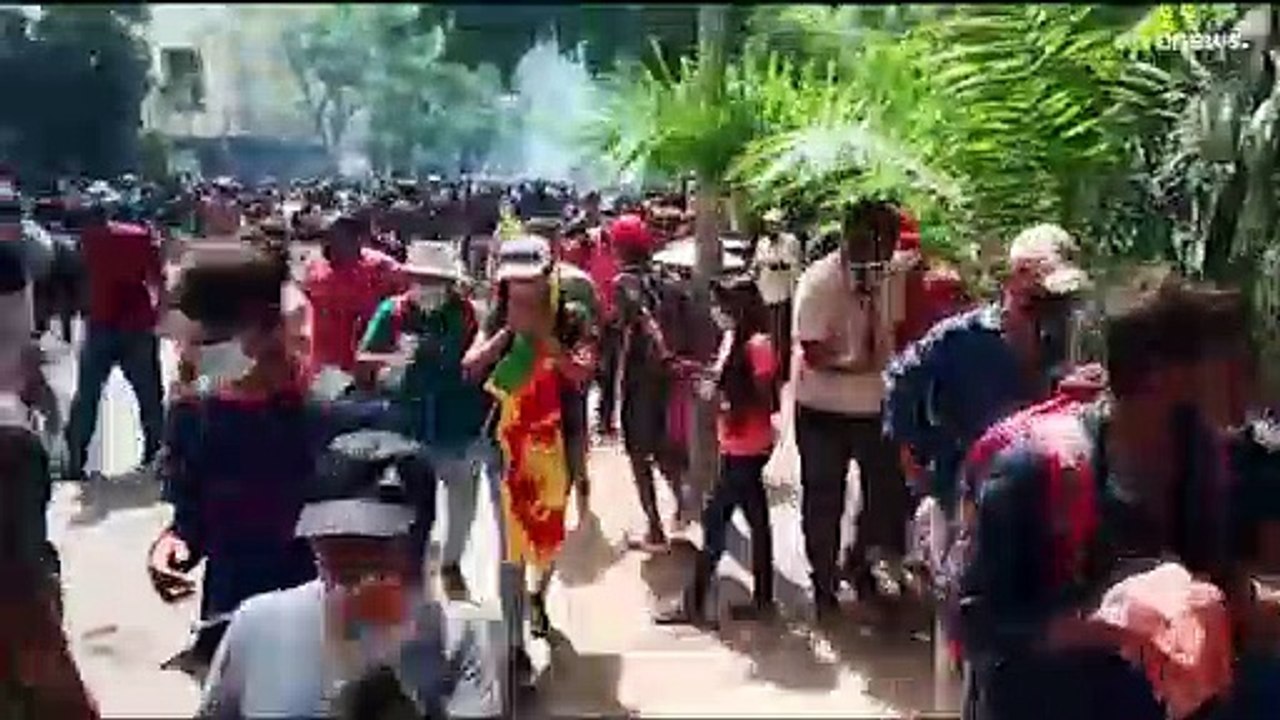 Chaos in Sri Lanka: Wütende Menge stürmt Büro des Premierministers