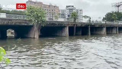 Hussain Sagar water Danger Level : ప్రమాదకర స్థాయికి చేరిన  హుస్సేన్ సాగర్ వరద