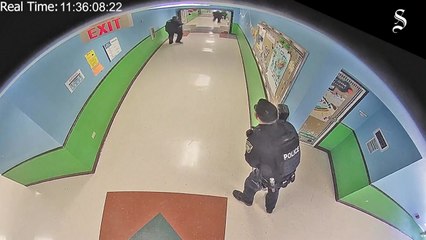 "74분간 우왕좌왕"...美 초등학교 총기참사 경찰 모습 공개 / YTN