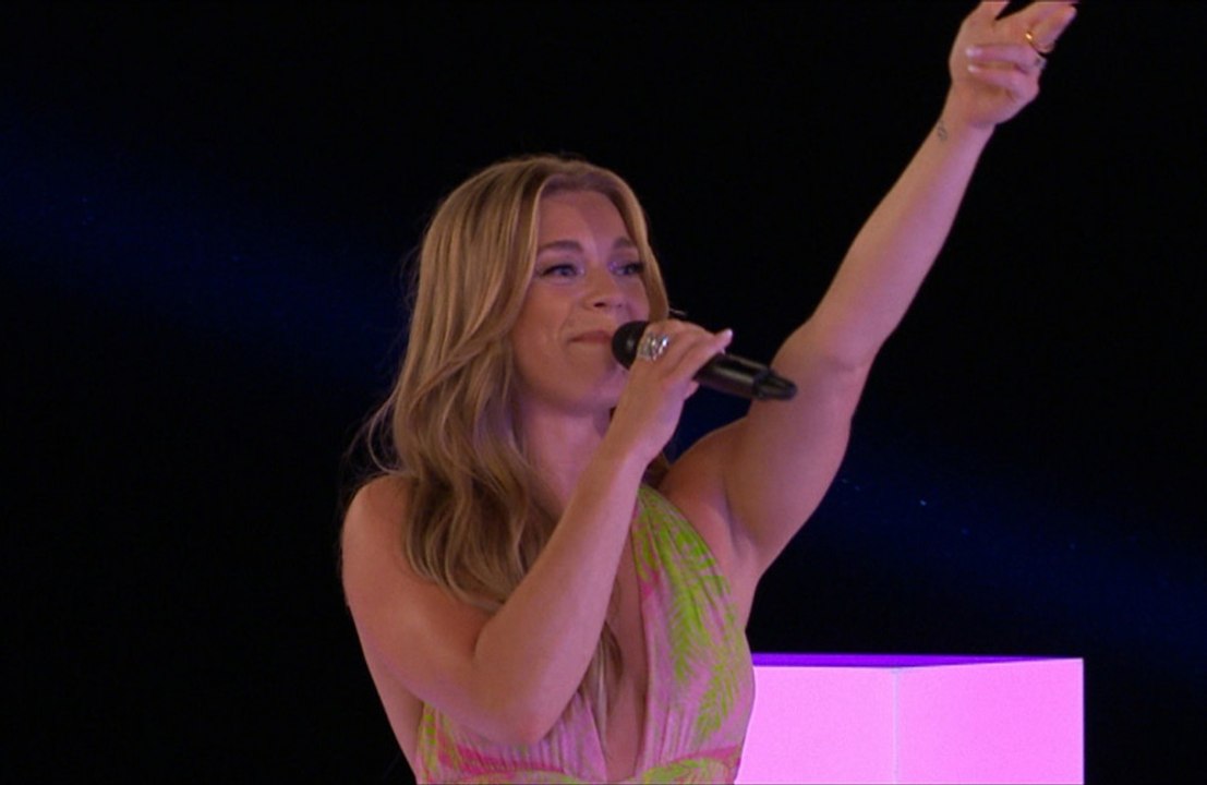 'There's a brand new bombshell entering the villa tonight': Becky Hill performs in Love Island villa