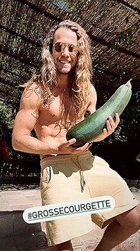 Julien Doré dévoile sa grosse courgette