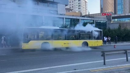 KADIKÖY'DE İETT OTOBÜSÜNDE KORKUTAN YANGIN
