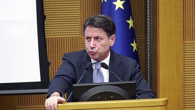 Governo, M5S non vota fiducia al Senato: annuncio di Conte - Video