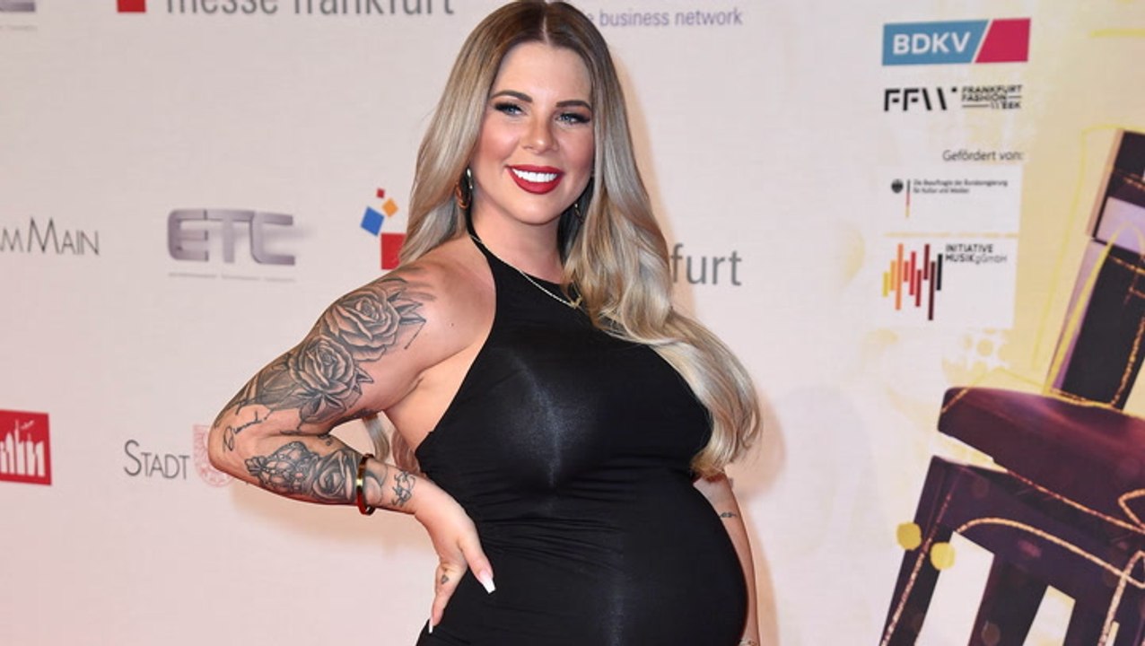 Jenny Frankhauser ganz offen: „Jetzt fangen auch meine Brüste an zu reißen“