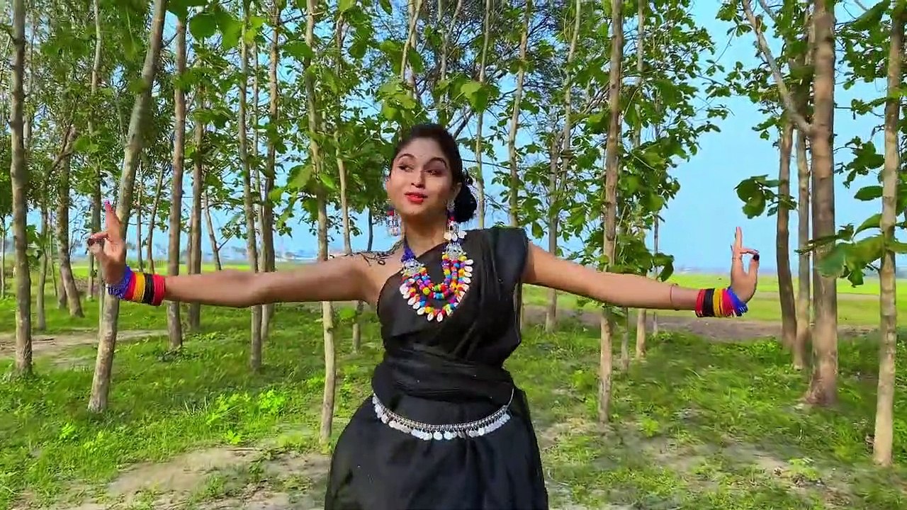 Akta Kalo Bhromor Gun Gun Dance _ কালো ভ্রমর _ Fagune Agun Legeche _ Bangla Folk _ Asim Barman