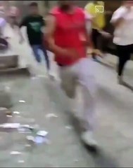 انسي همومك واضحك و روق علي نفسك