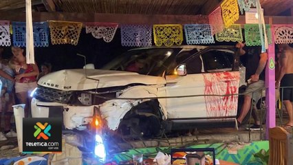 tn7-carros-choque-comercios-130722