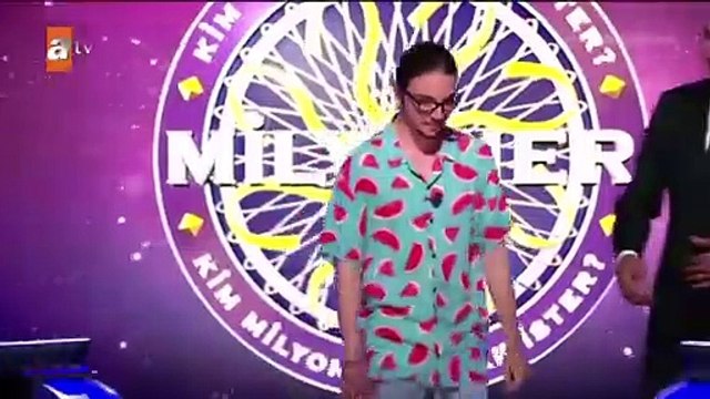 ‘Kim Milyoner Olmak İster’de yarışmacı koltukları karıştırdı! Kenan İmirzalıoğlu'nun tepkisi...