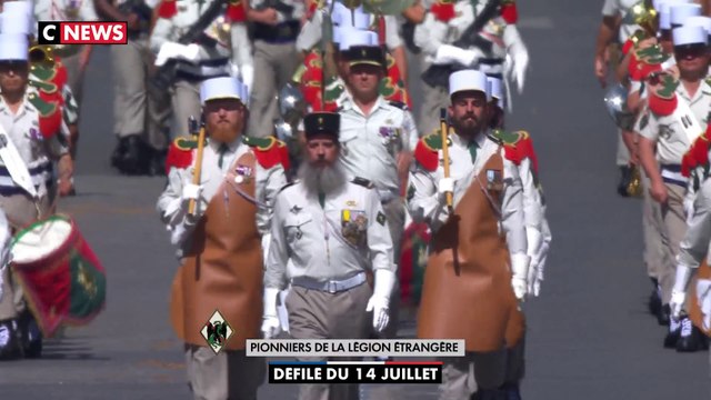 Défilé des pionniers de la Légion étrangère