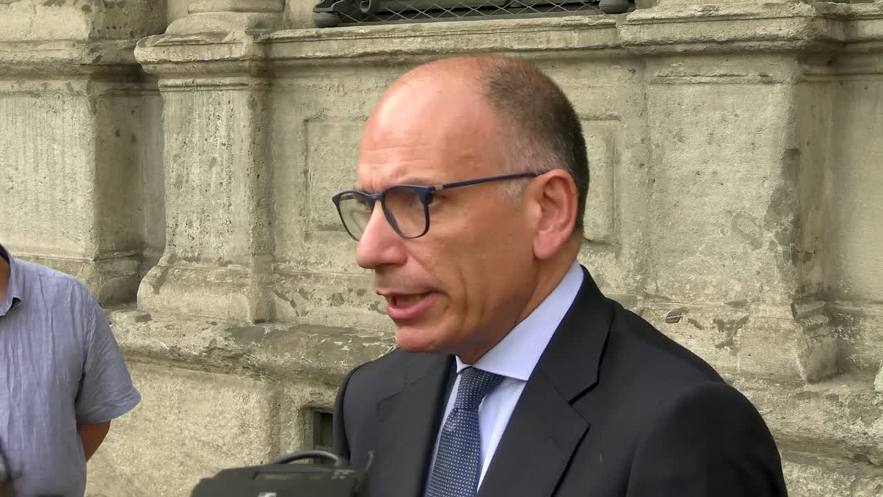 Governo, Letta: "Draghi indichi la via, ma noi pronti per campagna elettorale"