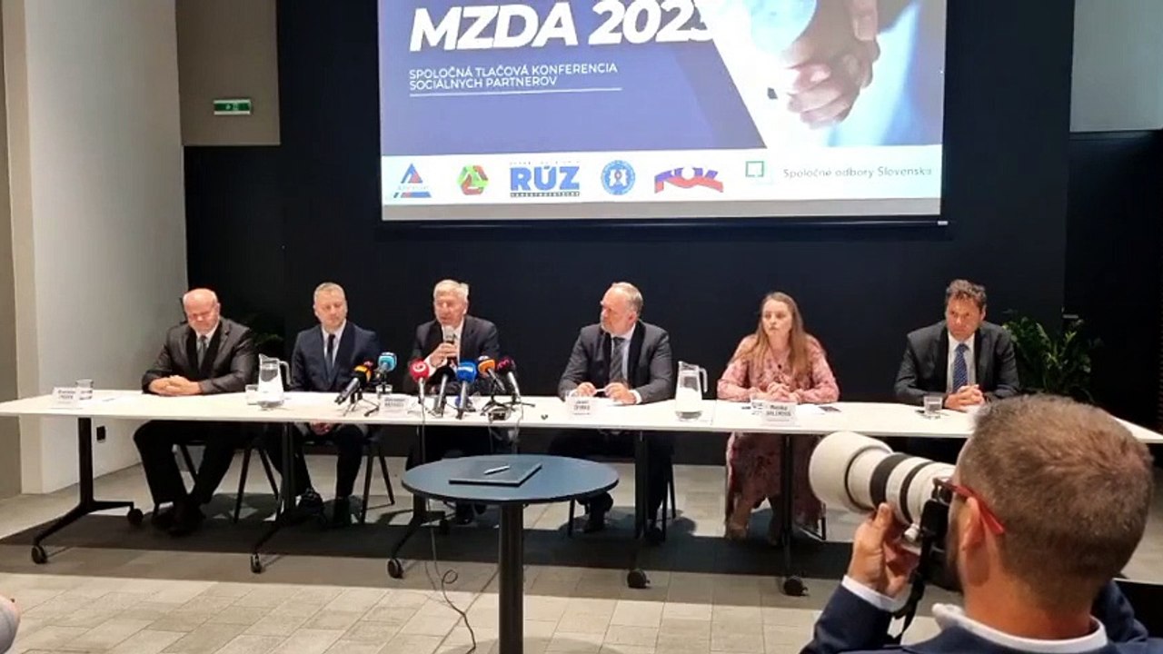 ZÁZNAM: Sociálni partneri sa prvý raz dohodli na minimálnej mzde, zvýši sa na 700 eur