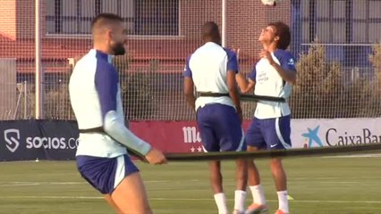Primer entrenamiento de los tres que hoy realizará el Atlético de Madrid