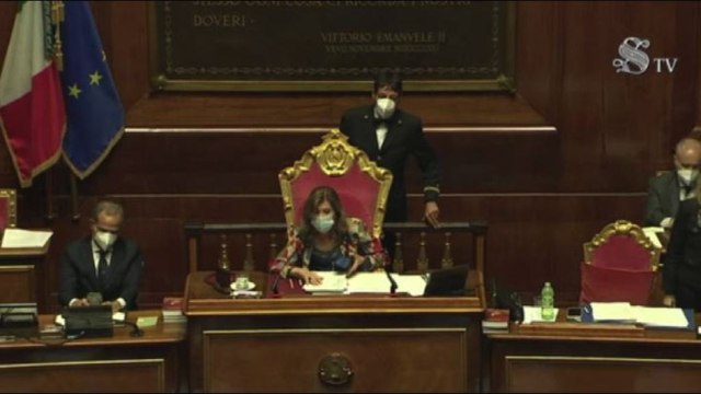 Scalfari, aula del Senato lo ricorda con un minuto di silenzio