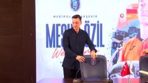 Mesut Özil, Başakşehir'e resmi imzayı attıMesut Özil: 