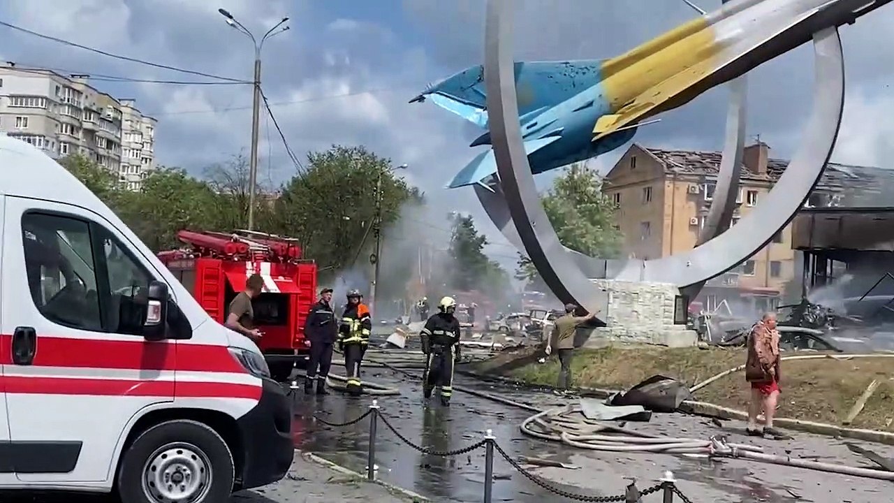 Російські загарбники вдарили по Вінниці ракетами