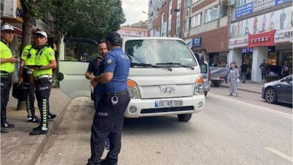 Hem çaldığı araçla ters yöne girdi üstüne emniyet müdürüne yakalandı