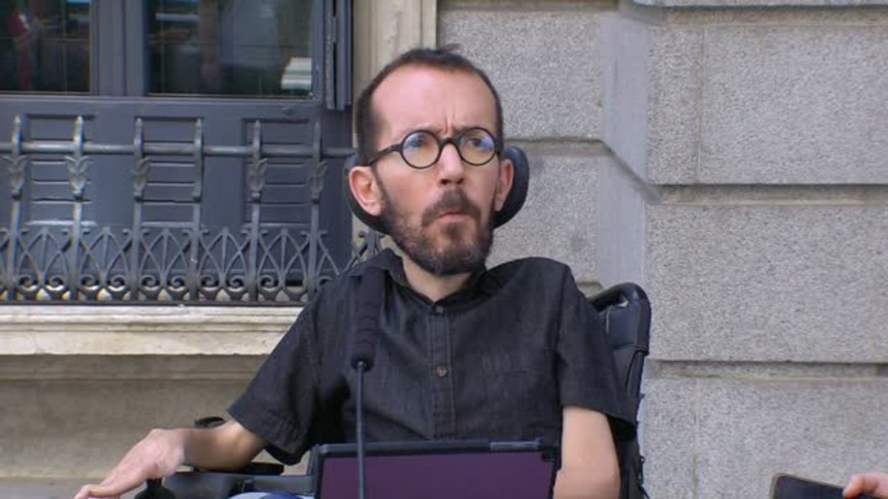 Echenique cree que es "una mala noticia" la decisión del abogado general del TSJUE que abre la puerta a la extracción de Puigdemont