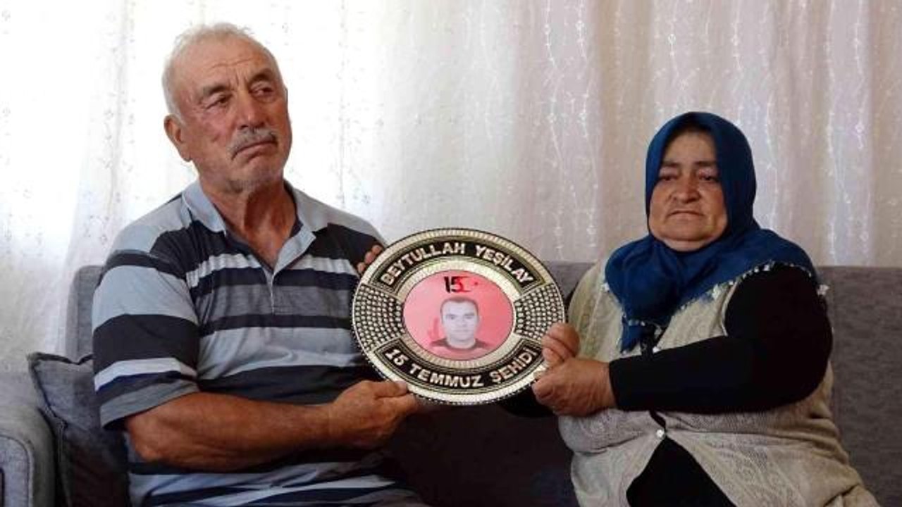 15 Temmuz'da bir oğlunu şehit, bir oğlunu da gazi veren aile: "Vatan sağ olsun"