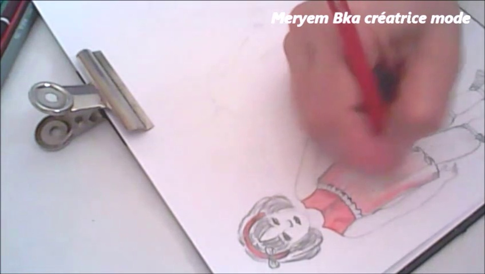 رسم بلوزة و بنطلون قصير للبنات بالاقلام الخشبية - Vidéo Dailymotion