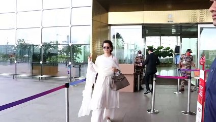 'Emergency' Teaser Out: Kangana gets into Indira Gandhi's look