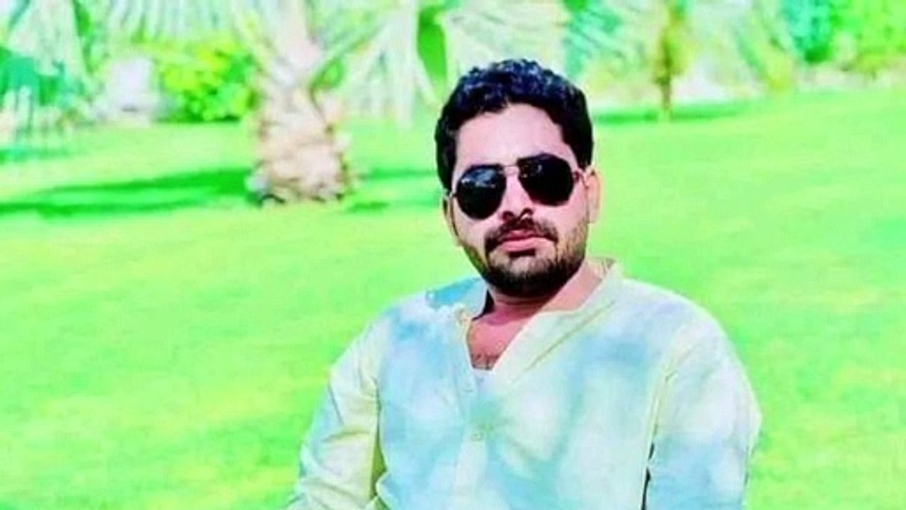 معمولی تلخ کلامی پر نوجوان کا بے دردی سے قتل، لواحقین کا قومی شاہراہ پر احتجاجی مظاہرہ