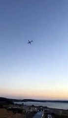 Empleado robó un avión y realizó piruetas antes de estrellarse