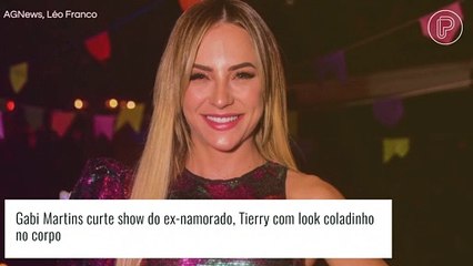 Gabi Martins aposta em vestido justíssimo para curtir o show do ex, Tierry. Fotos!