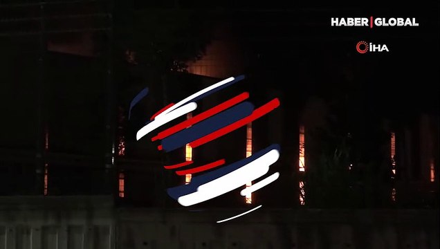 Demir çelik fabrikasında yangın! İşçiler tahliye edildi