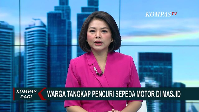 Rekaman CCTV Detik-detik Pencurian Sepeda Motor Dipergoki di Halaman Masjid