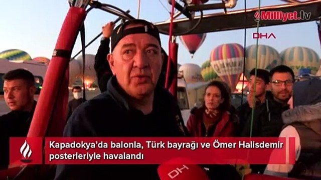 Kapadokya’da balonlar, Türk bayrakları ve Ömer Halisdemir posteriyle havalandı
