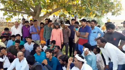 VIDEO: शराबियों ने युवक से कुकर्म करने से खफा ग्रामीणों ने यहां जाम लगाकर जताया विरोध