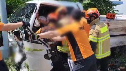 인천 오류동에서 승용차·화물차 충돌...2명 부상 / YTN