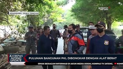 Puluhan Bangunan PKL Dibongkar Satpol PP dengan Alat Berat