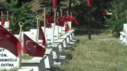 Son dakika haber: 15 Temmuz Demokrasi ve Milli Birlik Günü'nde şehitlik ziyareti
