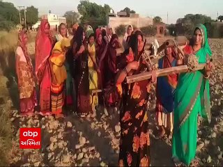 Kanpur: વરસાદ ખેંચાતા મહિલાઓએ ખેતરમાં ચલાવ્યું હળ, જુઓ વીડિયો