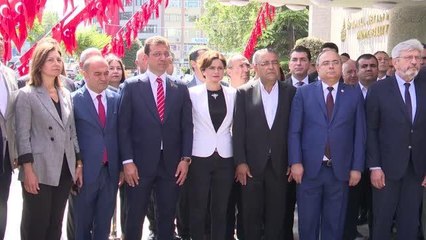 Son Dakika | İBB'nin Saraçhane'deki binası önünde 15 Temmuz şehitleri anıldı