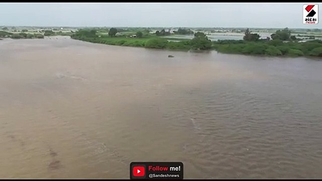 બોડેલી: કારમાં સવાર પેસેન્જરનું દોરડાથી લાઈવ રેસ્ક્યુ કરવામાં આવ્યું