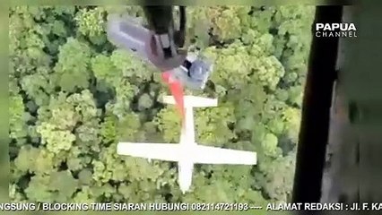PESAWAT YANG DITEMBAK KKSB NDUGA DI EVAKUASI KE TIMIKA, PAPUA