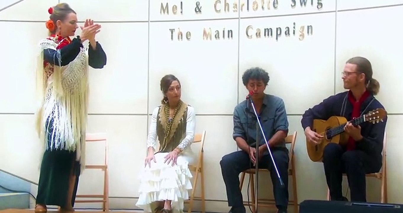 Spanish Folk Dance | Flamenco (Mision Flamenca) [Black Dress]