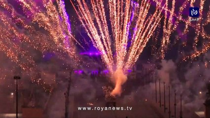 الألعاب النارية تضيء سماء باريس بمناسبة العيد الوطني