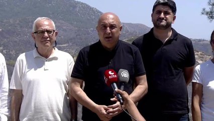 Özkoç: "Devletin, Kendi Cumhurbaşkanına 8, 10 Tane Uçak Alacak Gücü Var da Orman Genel Müdürlüğü'ne Bir Tane Uçak Alacak Gücü Yok Mu?"