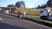 Motorista sofre lesões graves em colisão entre caminhões na 376, em Ponta Grossa